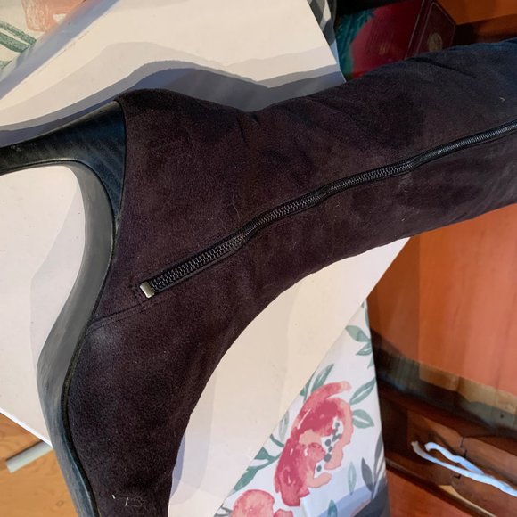 Jessica - Picture 2 of 2